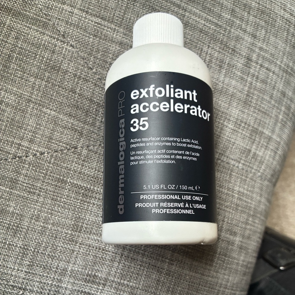 dermalogica Pro Exfoliant Accelerator 35 in Black and White Packaging